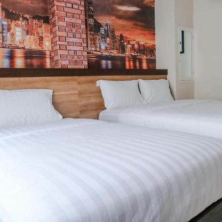 Noura Guest House Syariah Μαλάνγκ Εξωτερικό φωτογραφία